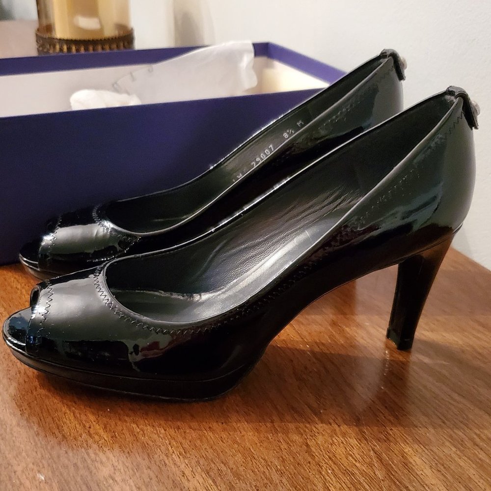 Stuart Weitzman 8.5 black patent leather pumps never worn